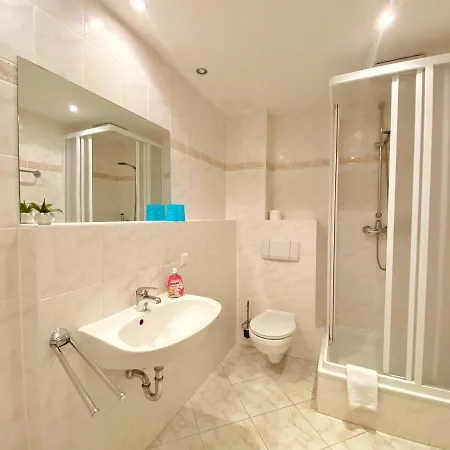 - Anna Anna App 10 * Sassnitz